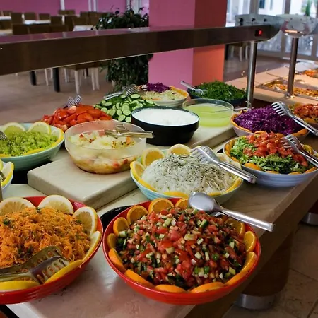 Larissa Park Hotel 3*