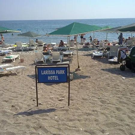 Larissa Park Hotel 3*