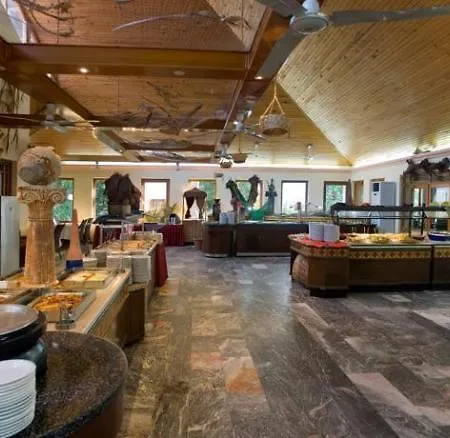 Larissa Park Otel 3*