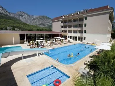 Otel Larissa Park
